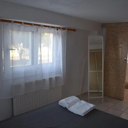 Apartment Traditional In Nature *
